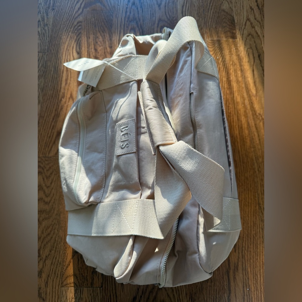 NEW WITH TAGS Beis The Sport Duffle Bag in Beige - Picture 9 of 10